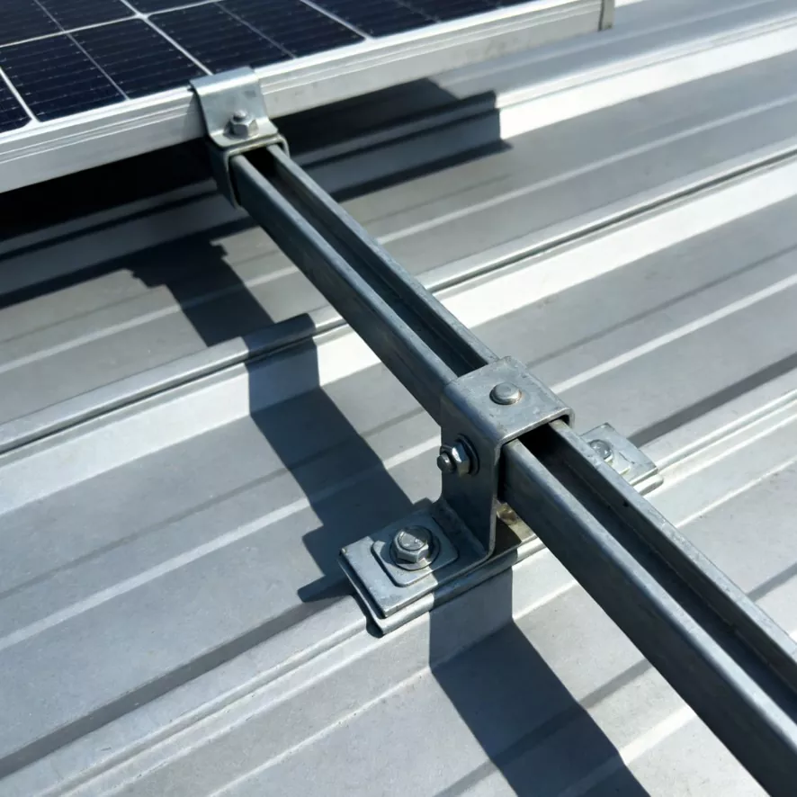 Miks on METALLIST KATUSE PÄIKESE PAIGALDAMINE parim investeering pikaajalistesse päikeseenergiaprojektidesse
